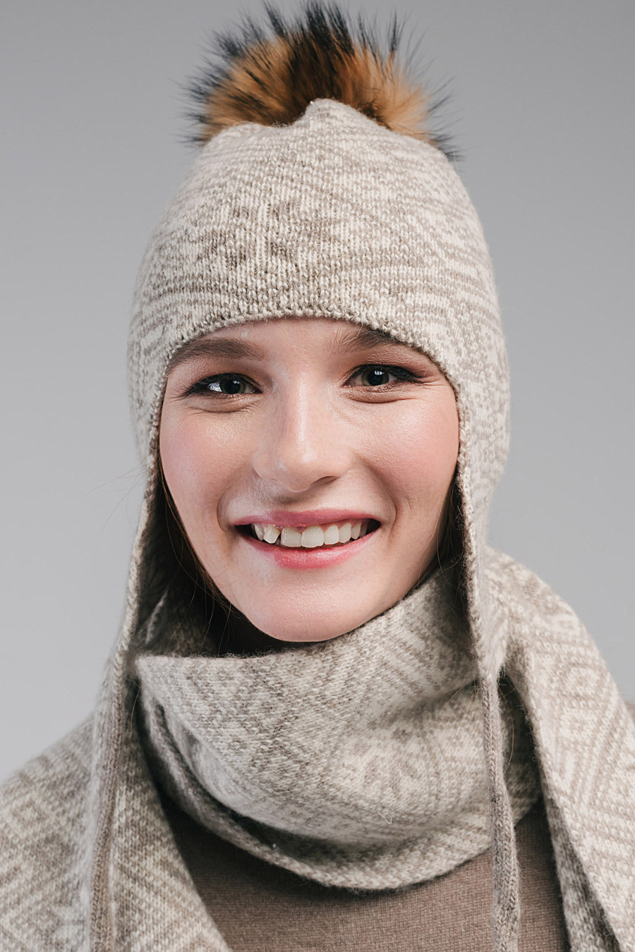 Купить шапка-ушанка с помпоном из 100% шерсти tod оймс. Цвет: Шоколадный с бежевым, Бежево-коричневый
