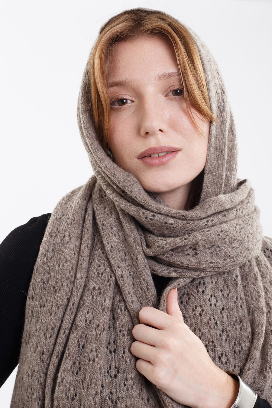 Купить палантин из 100% шерсти tod оймс. Цвет: Рыжий, Серо-коричневый, Бежево-коричневый, Серый, Шоколадный, Бежевый, Коричневый