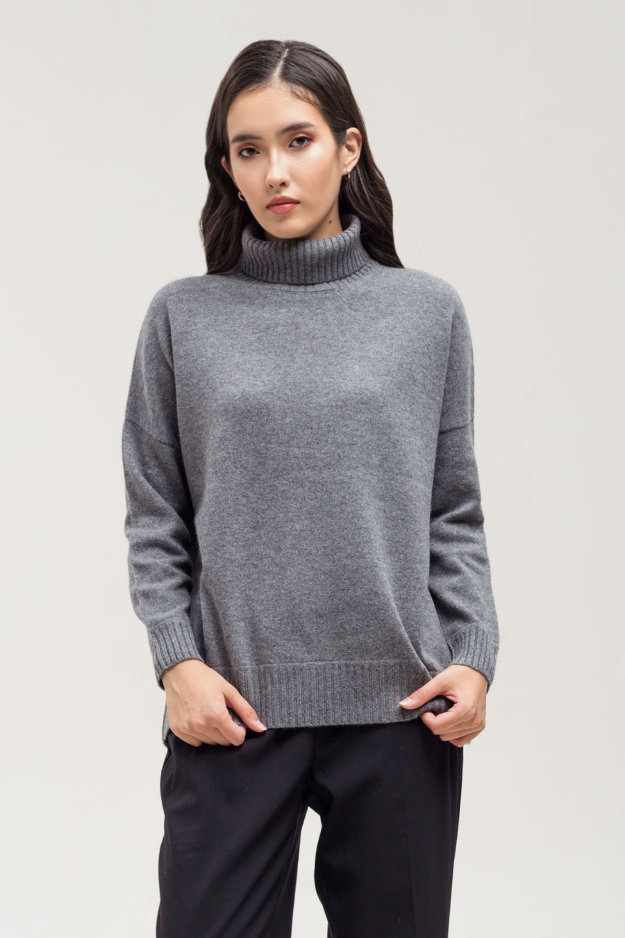 Купить свитер из кашемира munkh. Цвет: Пыльно-розовый, Коричневый, Оливковый, Красный, Мультиколор, Голубой, Брусничный, Серый 

