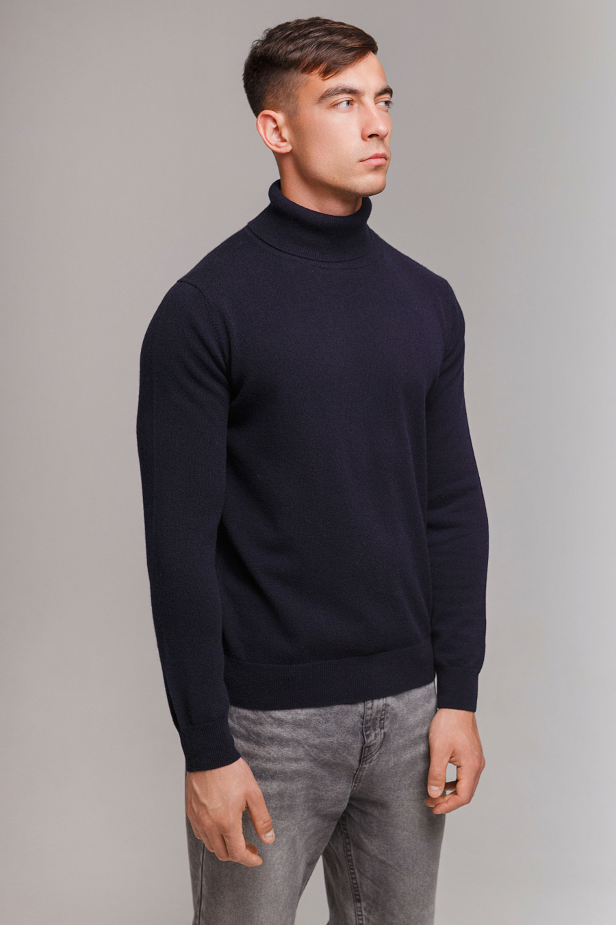 Купить водолазка из кашемира gobi. Цвет: Тёмно-коричневый, Серый , Чёрно-синий, Голубой, Тёмно-малахитовый, Графитовый, Коричневый, Бордовый , Меланж, Тёмно-серый
