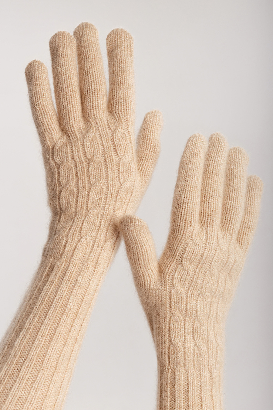 Купить кашемировые перчатки с удлинённой манжетой  gobi. Цвет: Коричневый, Молочный, Бежевый , Бежево-коричневый
