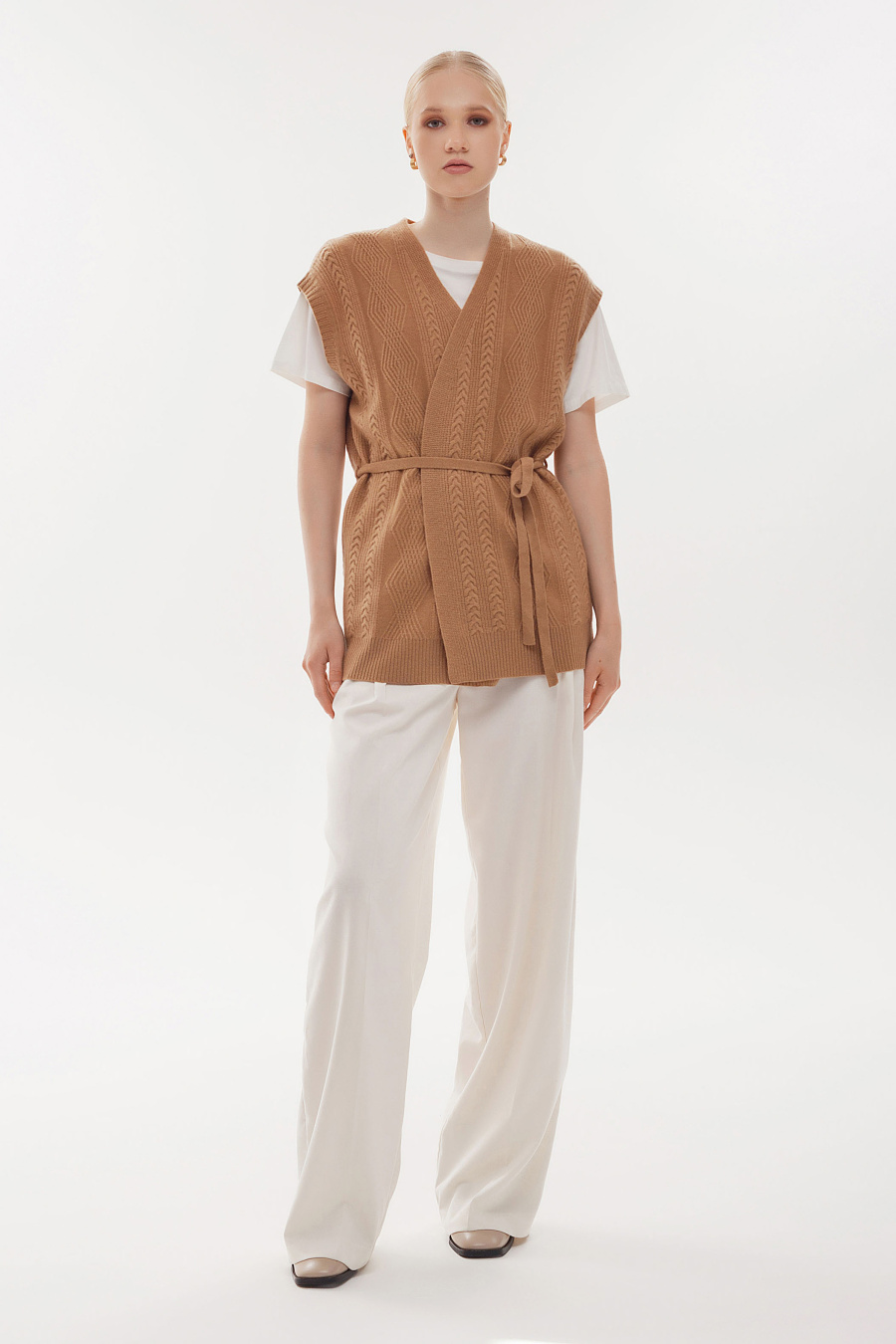 Купить жилет из кашемира munkh. Цвет: Бежево-коричневый, Коричневый, Песочный
