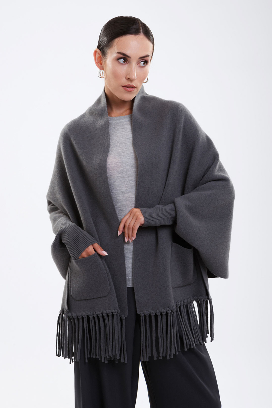 Купить пончо из 100% кашемира munkh. Цвет: Бежевый , Коричневый, Тёмно-коричневый, Светло-серый, Серый , Мятный, Белый , Мокрый асфальт
