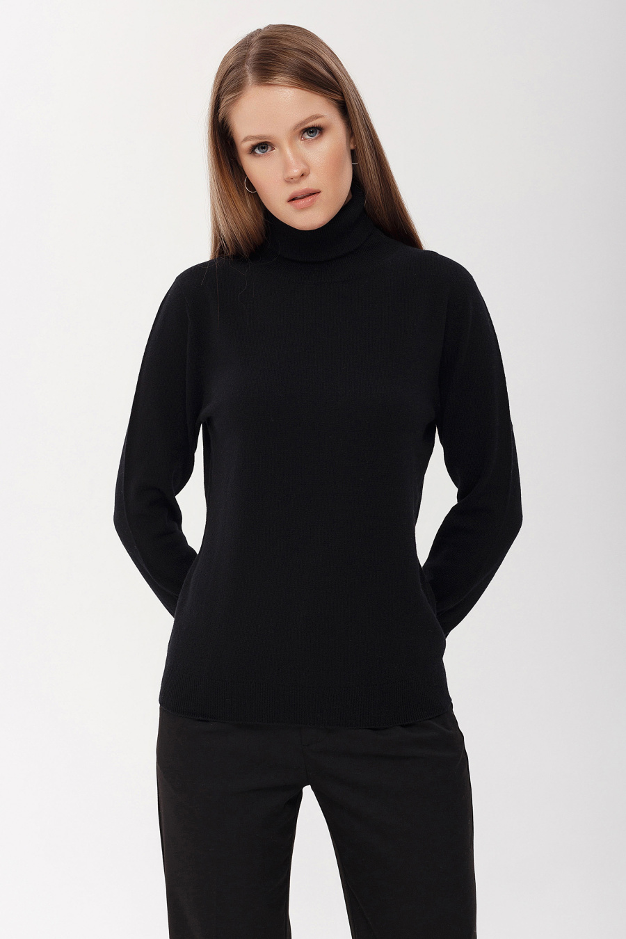 Купить водолазка из 100% кашемира gobi. Цвет: Тёмно-серый, Розовый, Светло-розовый, Голубой, Бежево-коричневый, Светло-серый, Чёрный, Сапфировый, Светло-сиреневый

