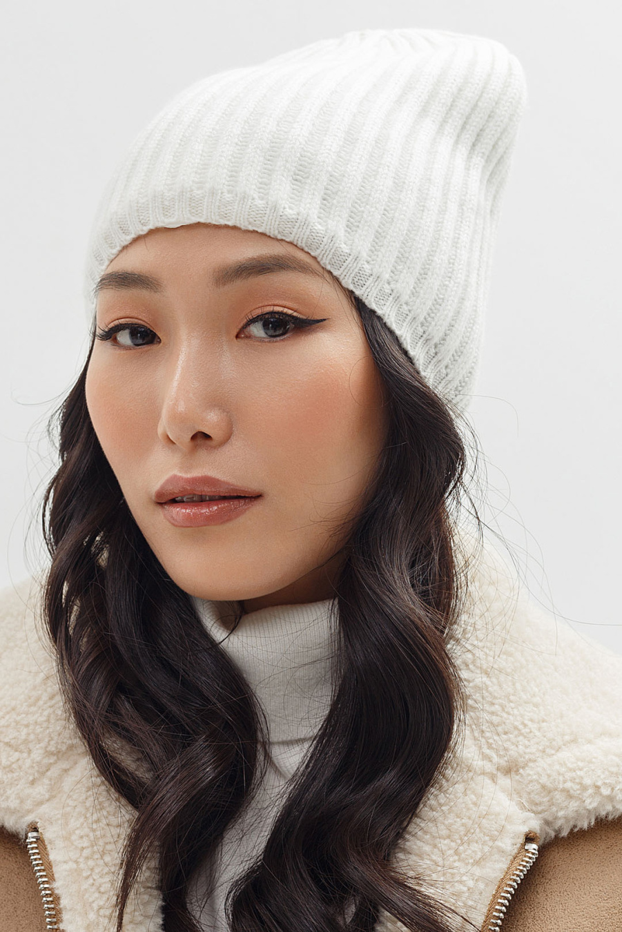 Купить шапка из овечьего пуха и кашемира cashmere house. Цвет: Белый , Коричневый, Тёмно-серый