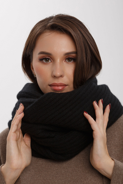 Купить снуд из кашемира gobi. Цвет: Чёрный, Терракотовый