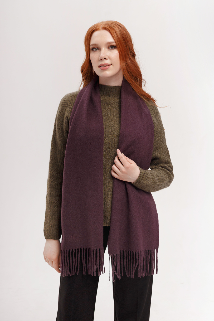 Купить шарф однотонный из кашемира gobi. Цвет: Чёрный, Тёмно-зелёный, Фуксия, Сиреневый, Розовый, Белый , Тёмный баклажан, Горчичный, Сапфировый, Светло-серый, Бежевый , Белый, Коричневый, Бежево-коричневый, Графитовый, Пастельно-розовый, Васильковый, Пастельно-голубой, Синий, Ярко-красный, Голубой, Песочный, Брусничный, Тёмно-коричневый, Бежевый