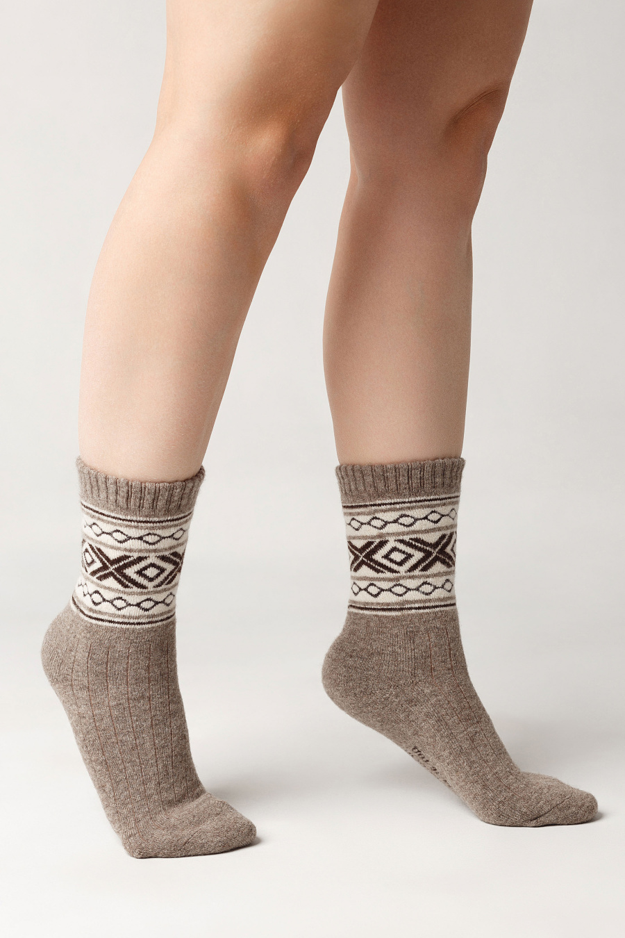 Купить носки из 100% шерсти tod оймс. Цвет: В ассортименте, Бежевый, Коричневый, Серый, Тёмно-коричневый, Белый, Графитовый, Шоколадный принт, Шоколадный, Серый принт
