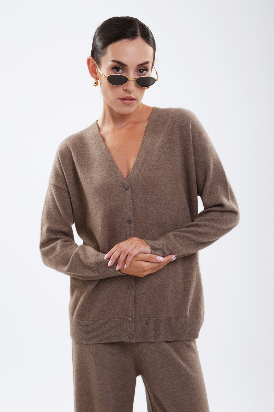 Купить кардиган из 100% кашемира cashmere house. Цвет: Коричневый, Графитовый, Шоколадный, Голубо-синий
