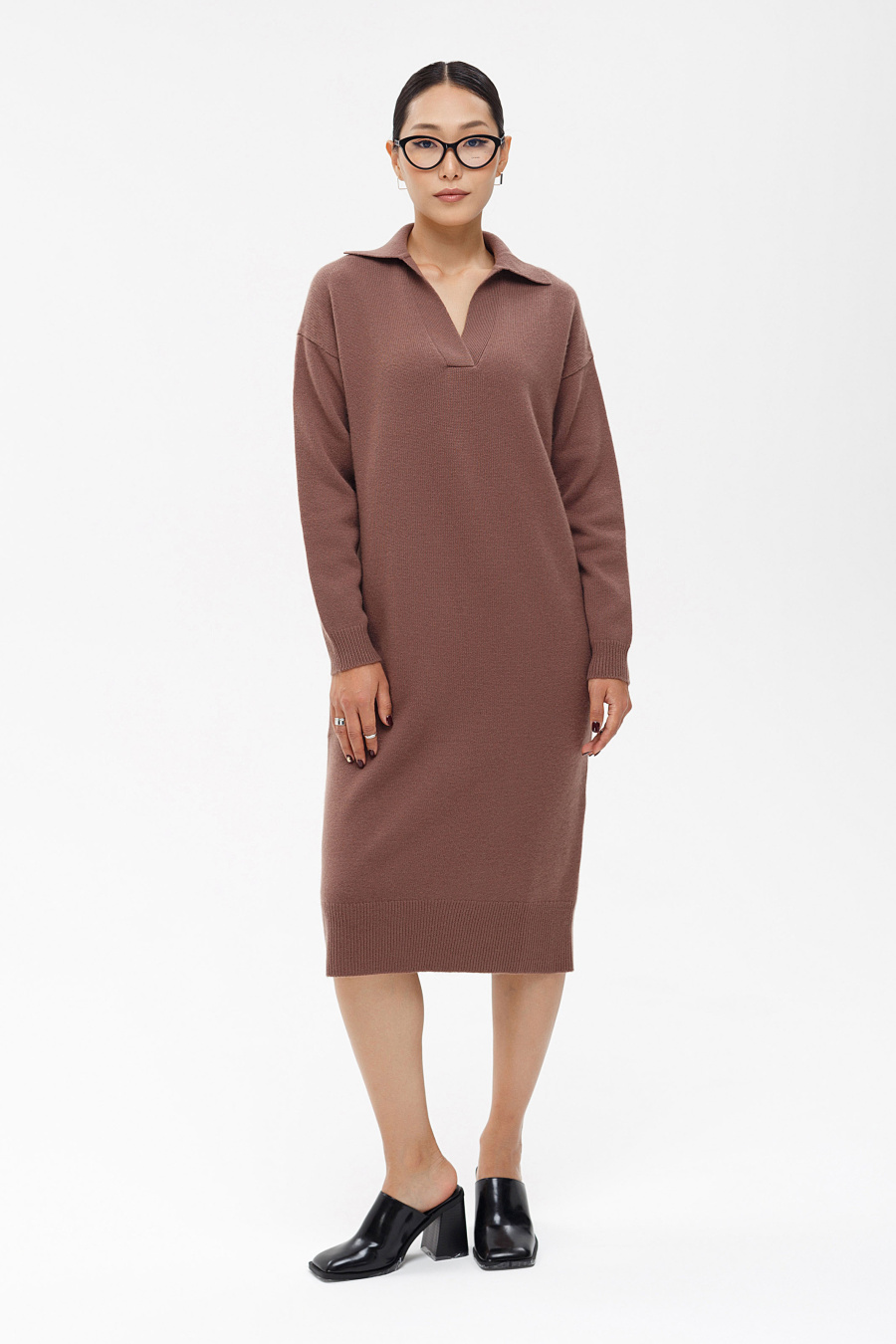 Купить платье с v-образным вырезом cashmere house. Цвет: Хаки, Какао
