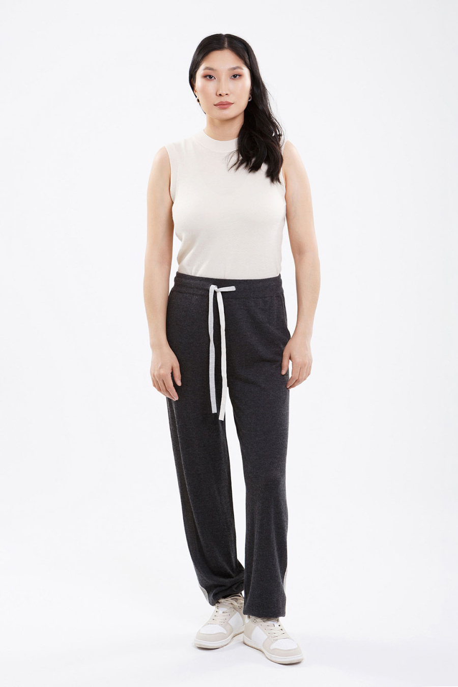 Купить брюки из кашемира с шёлком khan bogd. Цвет: Графитовый, Чёрный, Светло-коричневый
