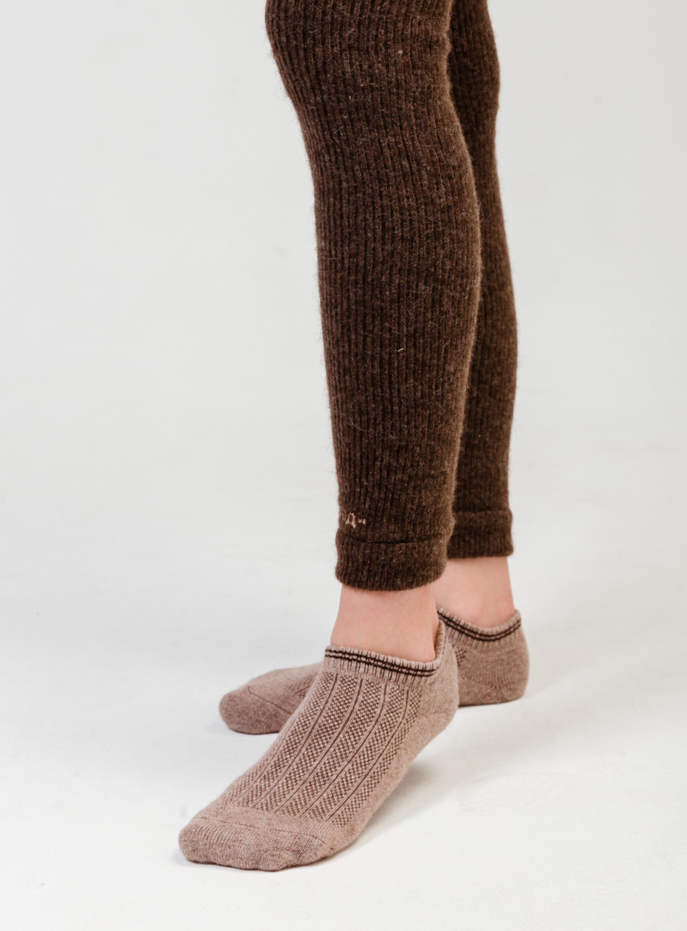 Купить носки спортивные из натуральной шерсти tod оймс. Цвет: В ассортименте, Бежевый, Шоколадный, Серо-графитовый, Бежево-шоколадный, Бежево-рыжий, Серо-шоколадный, Коричневый, Розовый, Рыжий, Серый, Синий, Графитовый, Голубой, Коричнево-шоколадный, Шоколадный с бежевым, Бордовый, Фиолетовый
