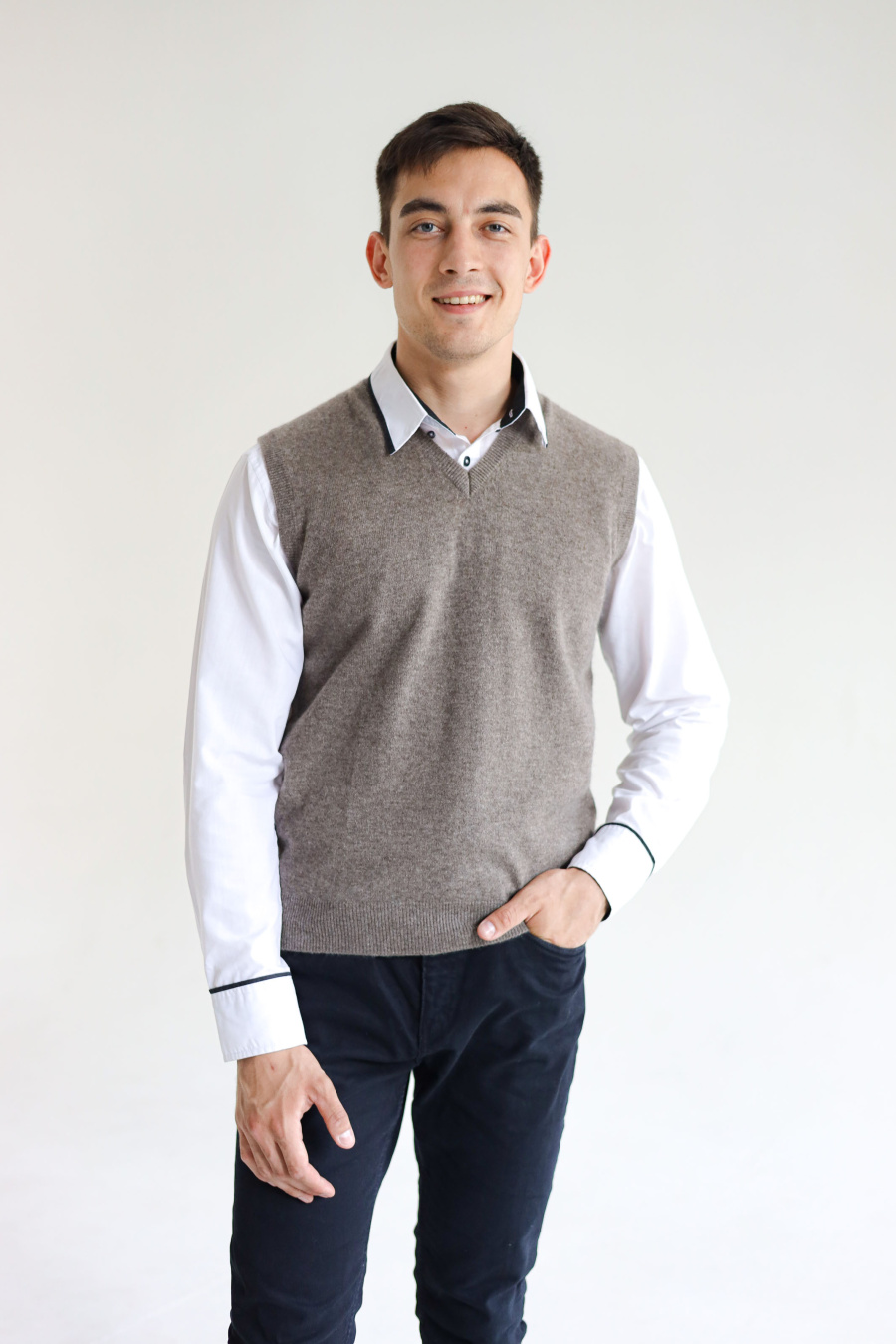 Купить жилет из пуха яка bodio's. Цвет: Шоколадный, Серо-коричневый
