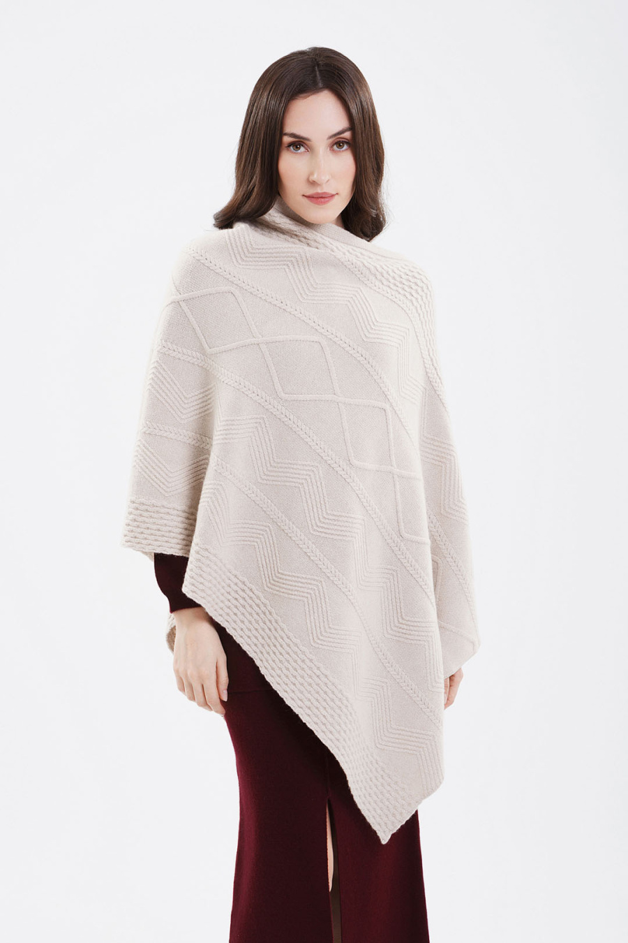 Купить пончо из 100% кашемира goyol. Цвет: Бежево-белый
