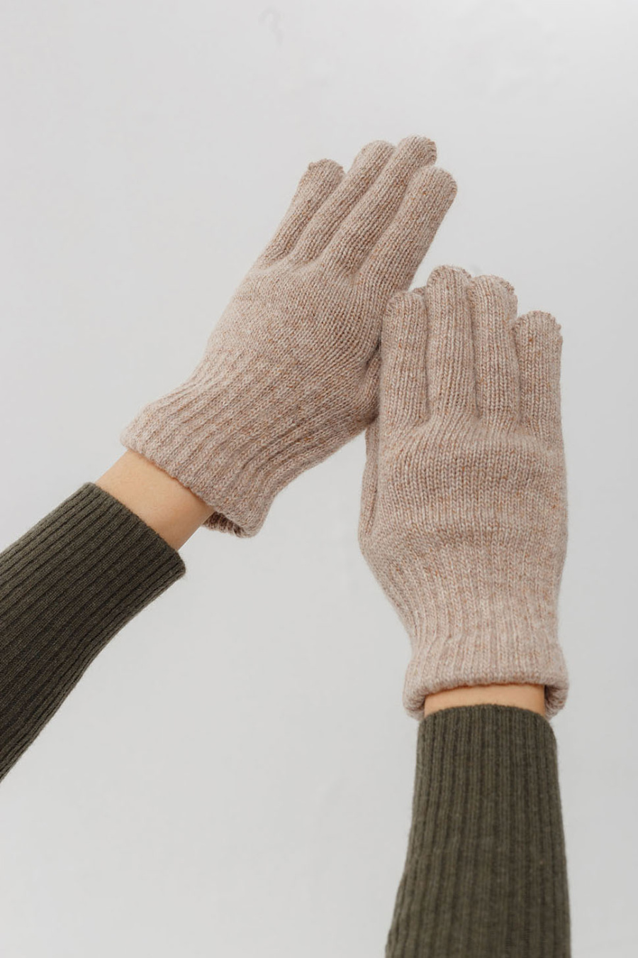 Купить перчатки из натуральной шерсти бат сежу. Цвет: Серый, Шоколадный, Графитовый, Тёмно-коричневый, Коричневый, Рыжий принт, Графитовый принт, Серый принт, Бежевый, Коричневый принт, Рыжий
