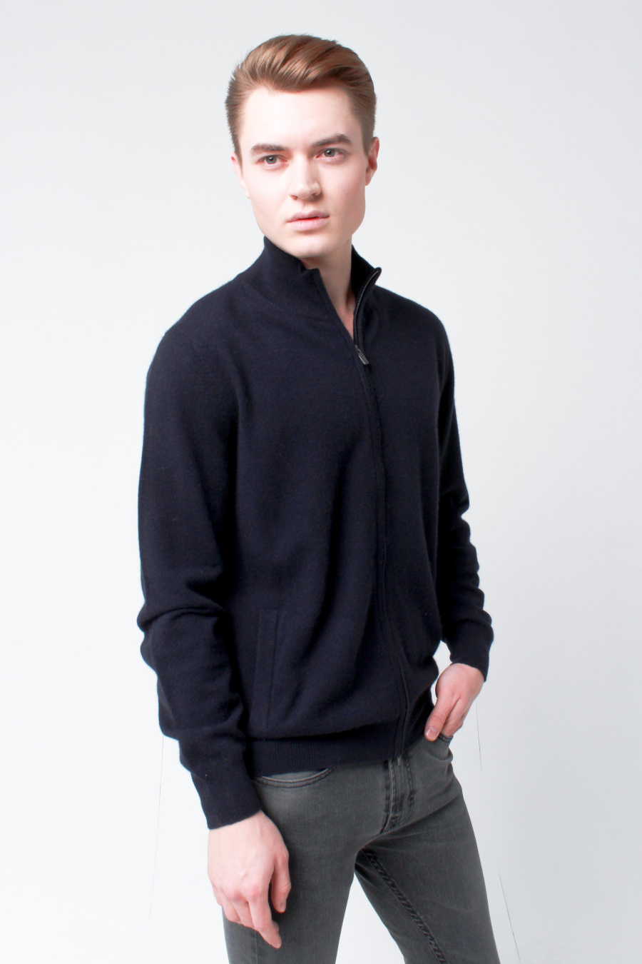 Купить кардиган из кашемира на молнии gobi. Цвет: Чёрно-синий, Коричневый, Тёмно-серый, Серебристо-серый, Графитовый, Светло-серый, Чёрный
