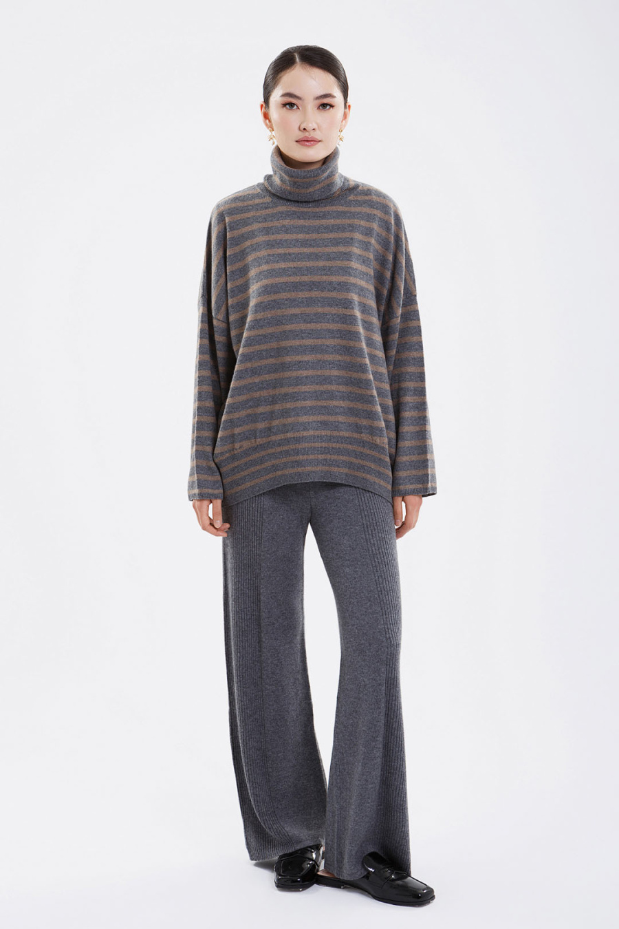 Купить брюки из 100% кашемира goyol. Цвет: Чёрный, Белый , Пастельно-мятный, Серый
