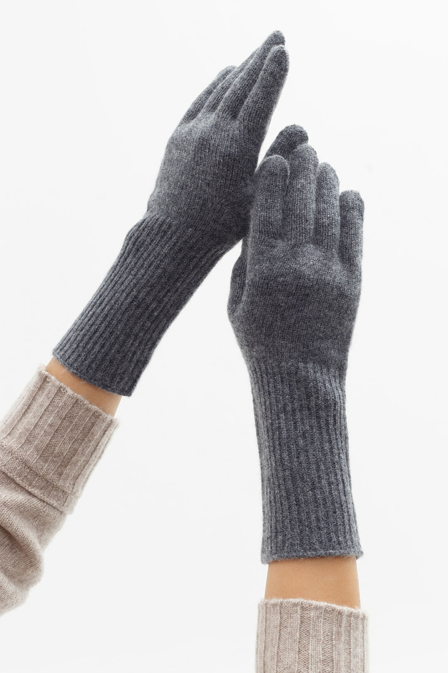 Купить перчатки удлиненные из овечьего пуха и кашемира cashmere house. Цвет: Белый , Коричневый, Тёмно-серый