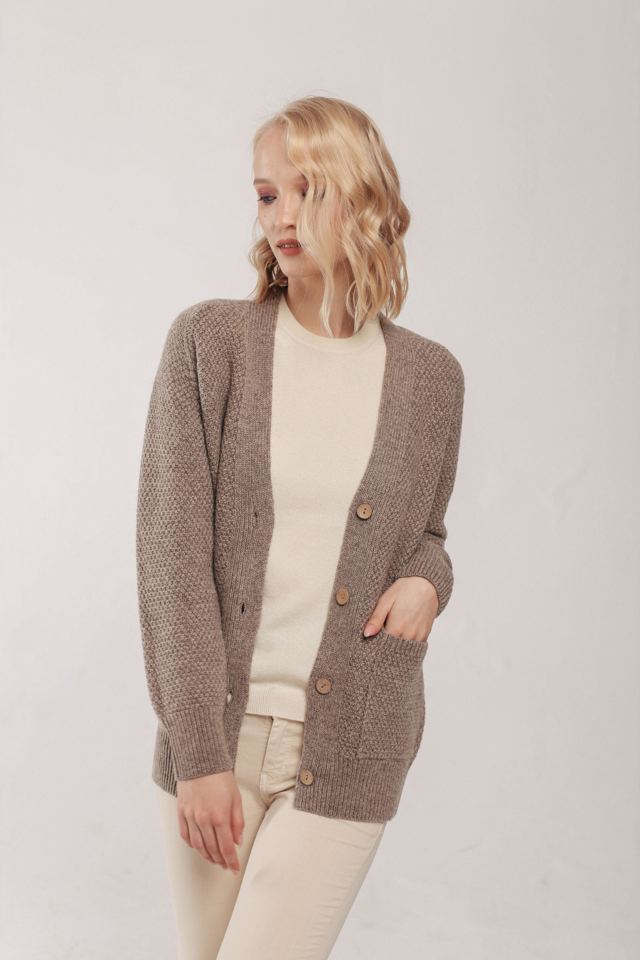 Купить кардиган из 100% шерсти с v-образным вырезом на пуговицах tod оймс. Цвет: Коричневый, Серый, Бежевый
