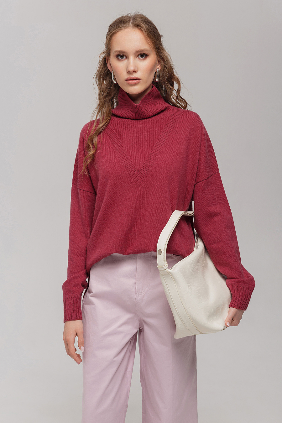 Купить свитер из 100% кашемира cashmere house. Цвет: Брусничный, Красный, Зелёный, Кремовый, Малиново-красный

