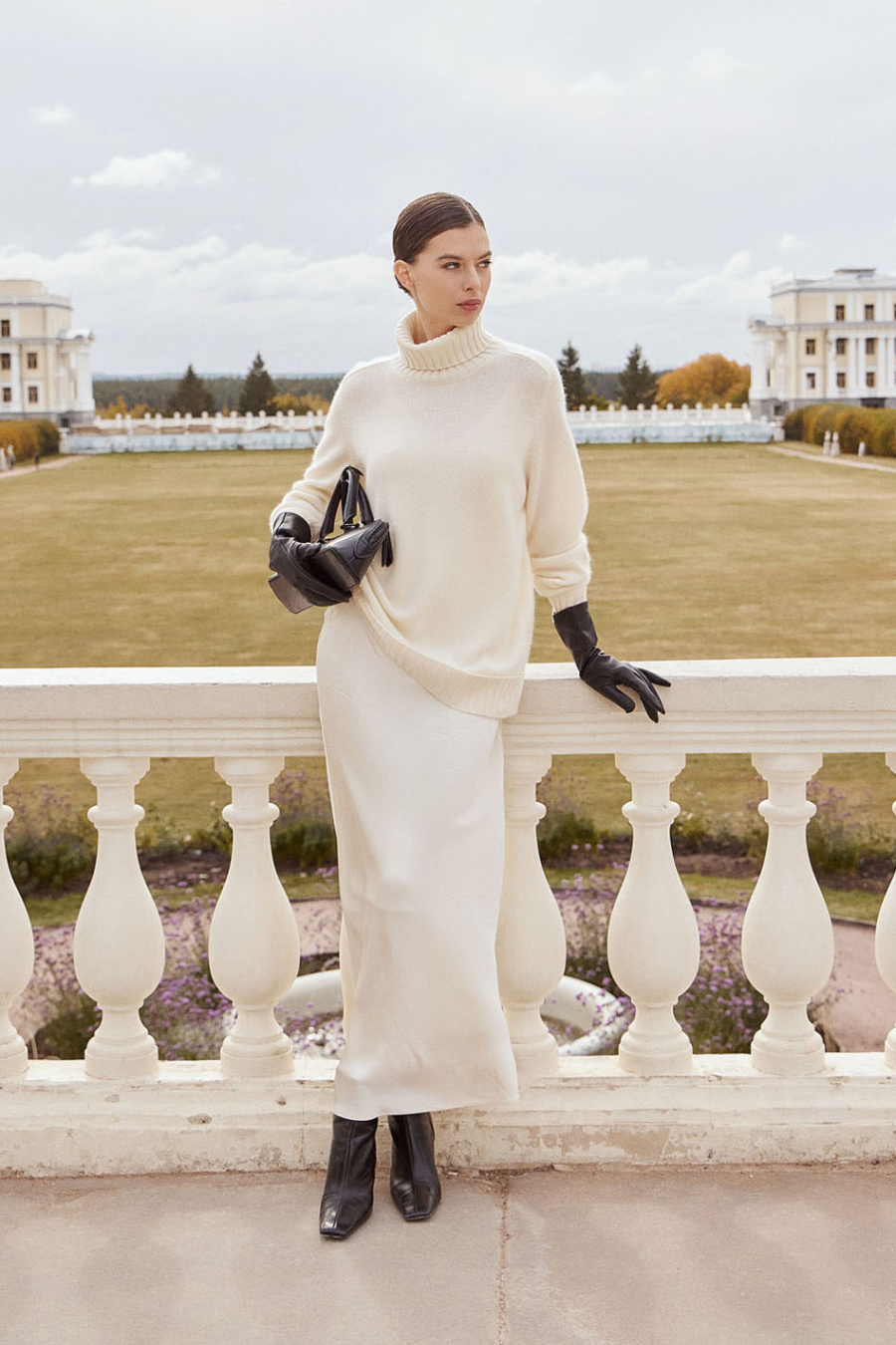 Купить свитер из кашемира munkh. Цвет: Тёмно-фиолетовый, Красный, Мультиколор, Коричневый, Графитовый, Иззелена-серый, Белый , Серый , Зелёный

