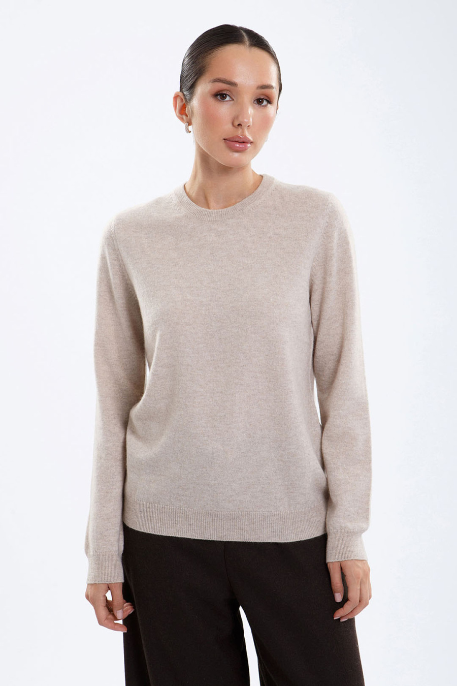 Купить джемпер из 100% кашемира cashmere house. Цвет: Брусничный, Голубой, Бежево-коричневый, Коричневый, Светло-серый, Серый , Чёрный, Мятный, Бордовый 
