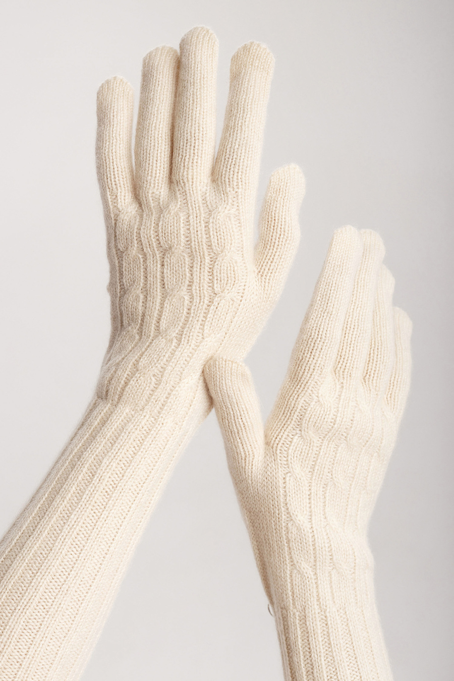 Купить кашемировые перчатки с удлинённой манжетой  gobi. Цвет: Коричневый, Бежевый , Бежево-коричневый, Молочный
