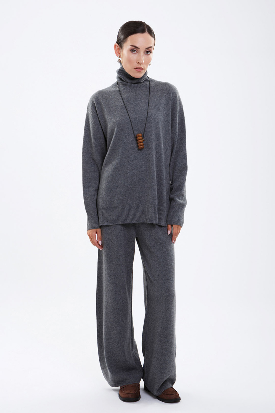 Купить брюки с широким поясом из 100% кашемира cashmere house. Цвет: Чёрный, Коричневый, Серый , Голубо-синий
