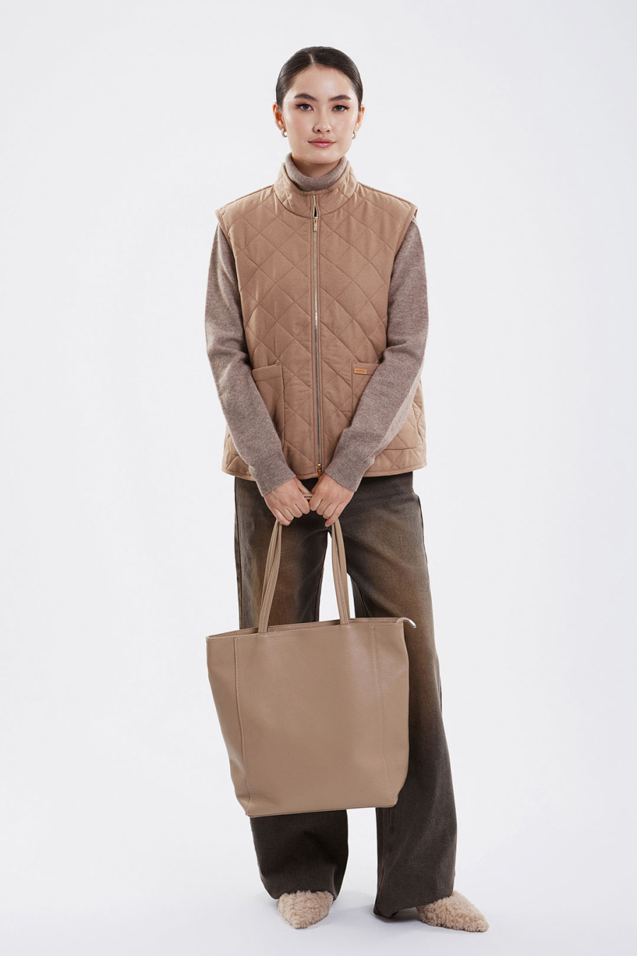 Купить жилет стёганый из 100% кашемира goyol. Цвет: Тёмно-бежевый
