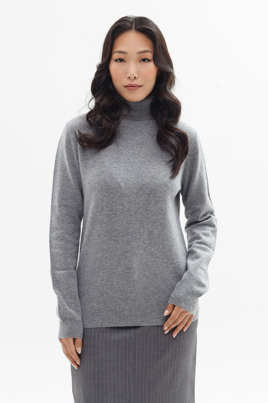 Купить водолазка из овечьего пуха и кашемира cashmere house. Цвет: Бежево-коричневый, Тёмно-серый, Сапфировый, Светло-серый, Чёрный, Розовый, Голубой, Светло-розовый, Светло-сиреневый, Коричневый, Светло-коричневый, Серый, Белый 

