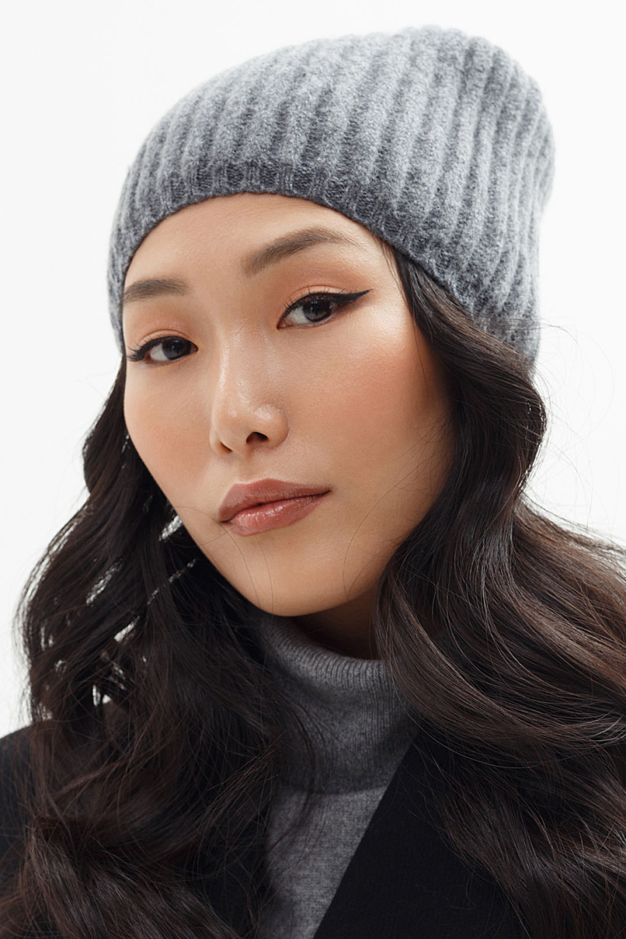 Купить шапка из овечьего пуха и кашемира cashmere house. Цвет: Белый , Коричневый, Тёмно-серый