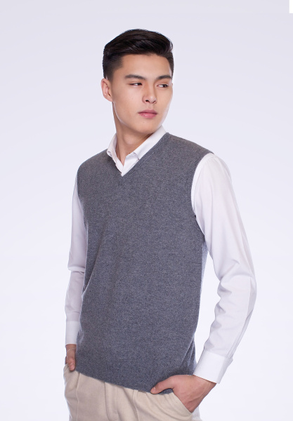 Купить жилет из кашемира gobi. Цвет: Чёрно-синий, Графитовый, Тёмно-серый, Серый 
