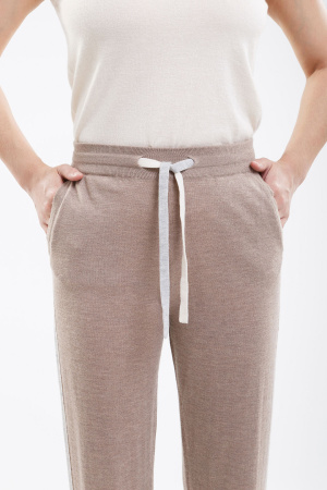 Брюки жен шелк+каш 115-0220-017 Хан Богд (L-48, 3117/1507/1509 св.кор/св.серый/белый)